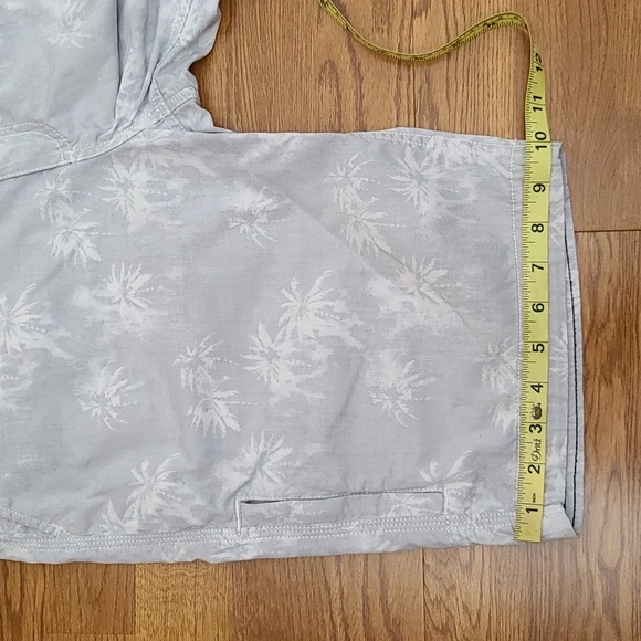 Guess Men's Light Grey Summer Shorts(Sz 32) - Picture 13 of 15